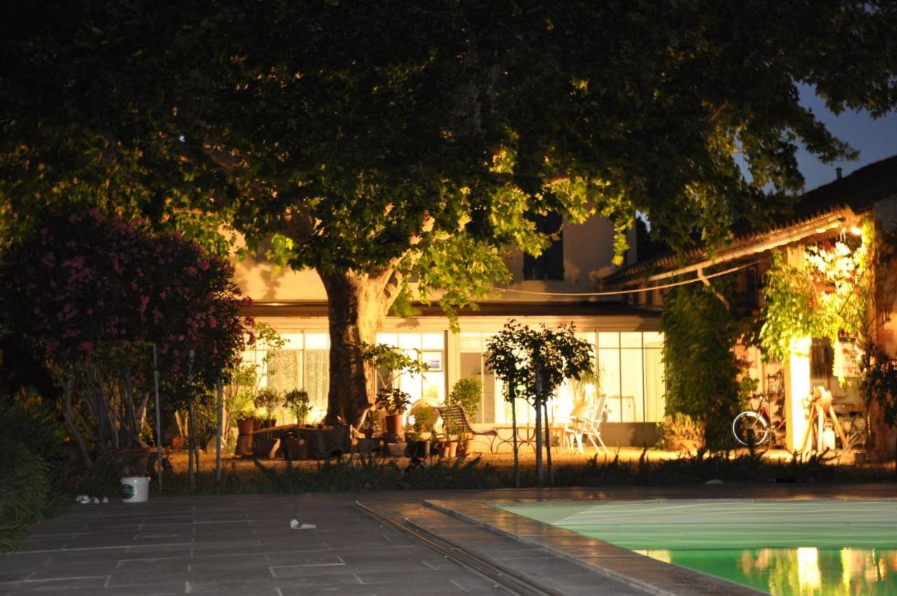 La Ferme De Tonton Jules 2 Hotel Entraigues-sur-la-Sorgue Екстериор снимка