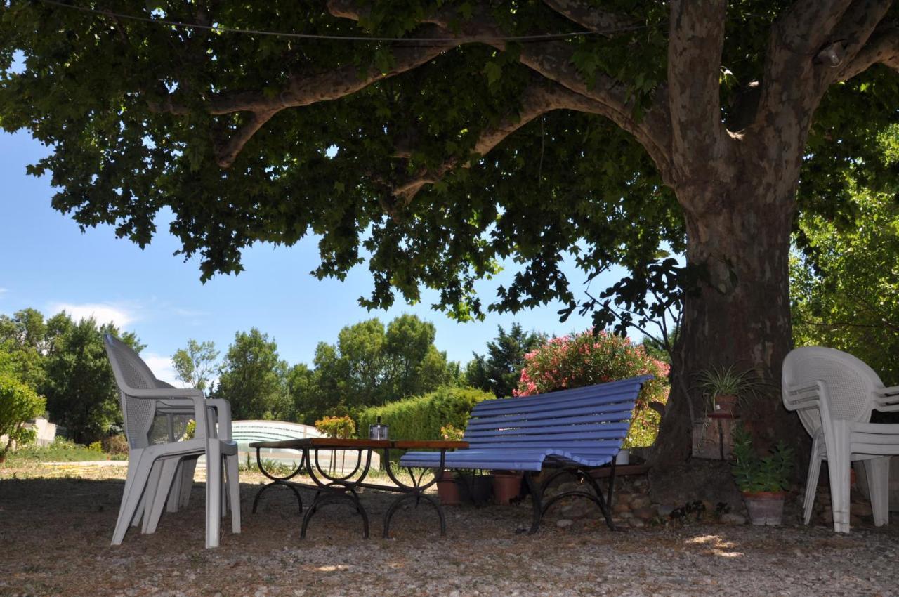 La Ferme De Tonton Jules 2 Hotel Entraigues-sur-la-Sorgue Екстериор снимка